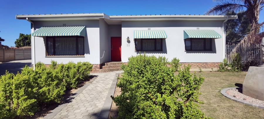 4 Bedroom Property for Sale in Hartenbos Central Western Cape